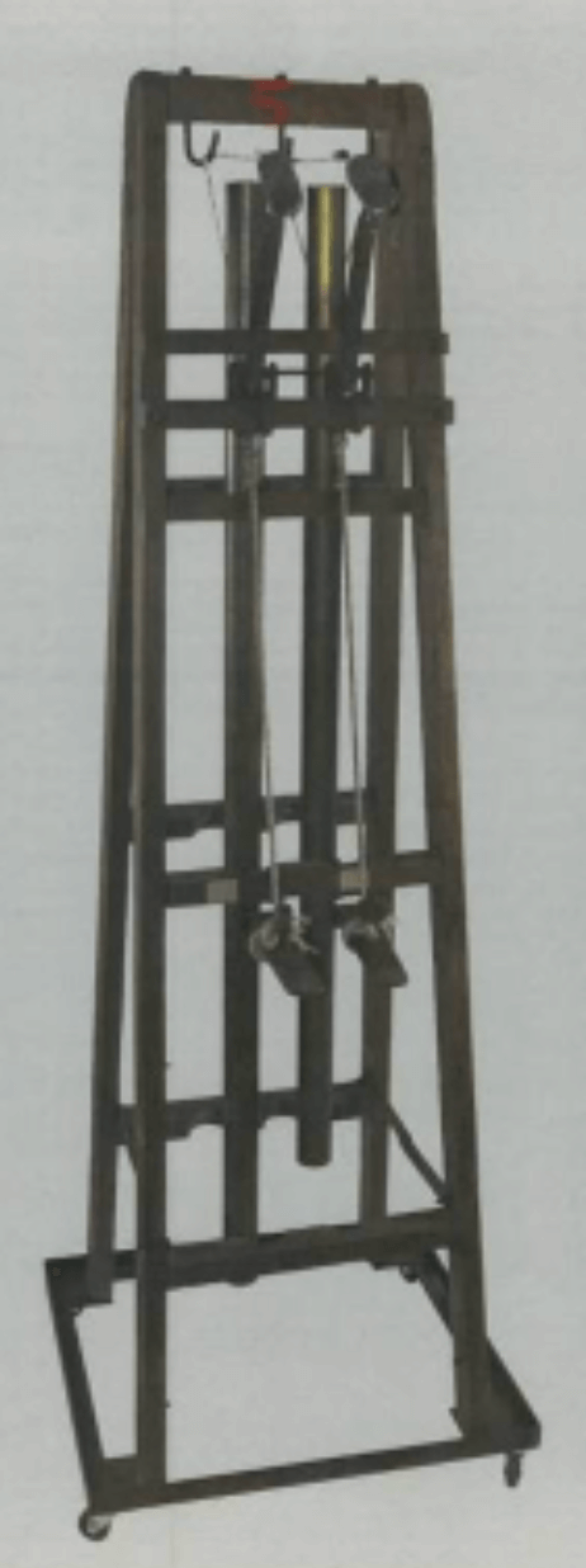 Holzgestell mit Röhrenglocke